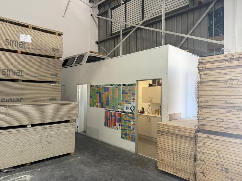 To Let commercial Property for Rent in Fairview Eastern Cape